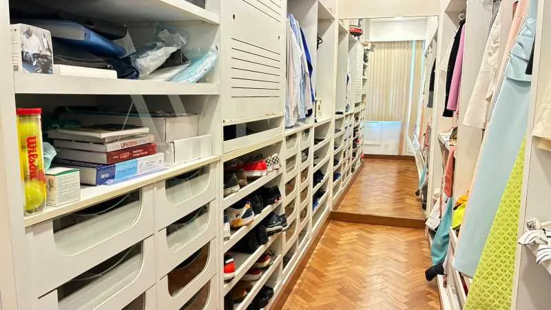 Гардеробна та 3 спальні: квартира 215 м² — photo 14