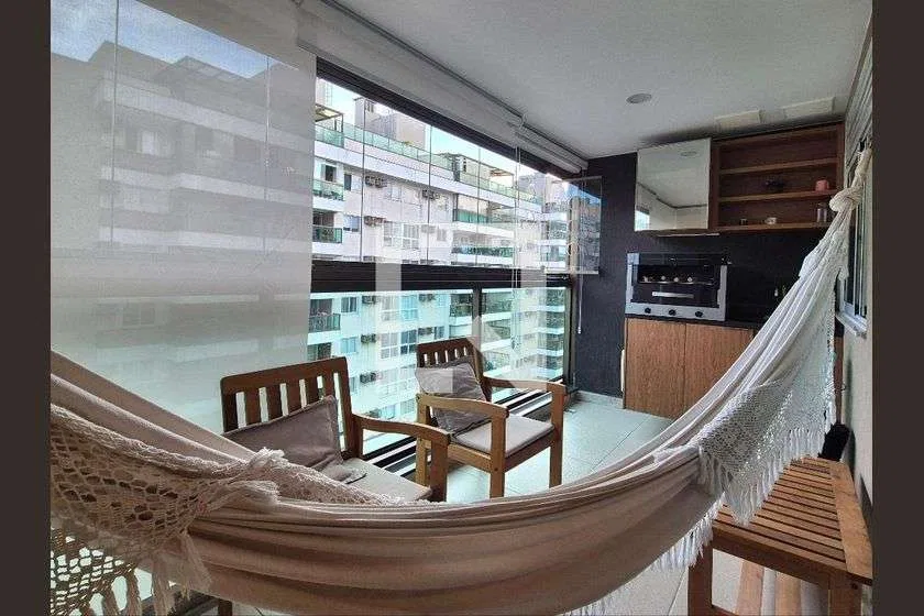 80 m² apartment with a pool in the building — photo 2