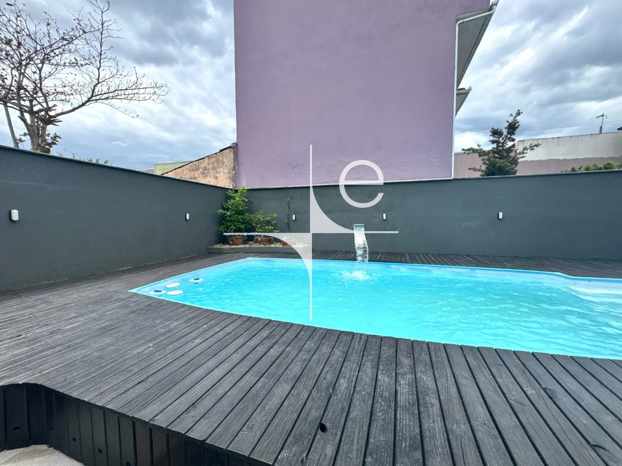3-bedroom house with a grill on the balcony — photo 14