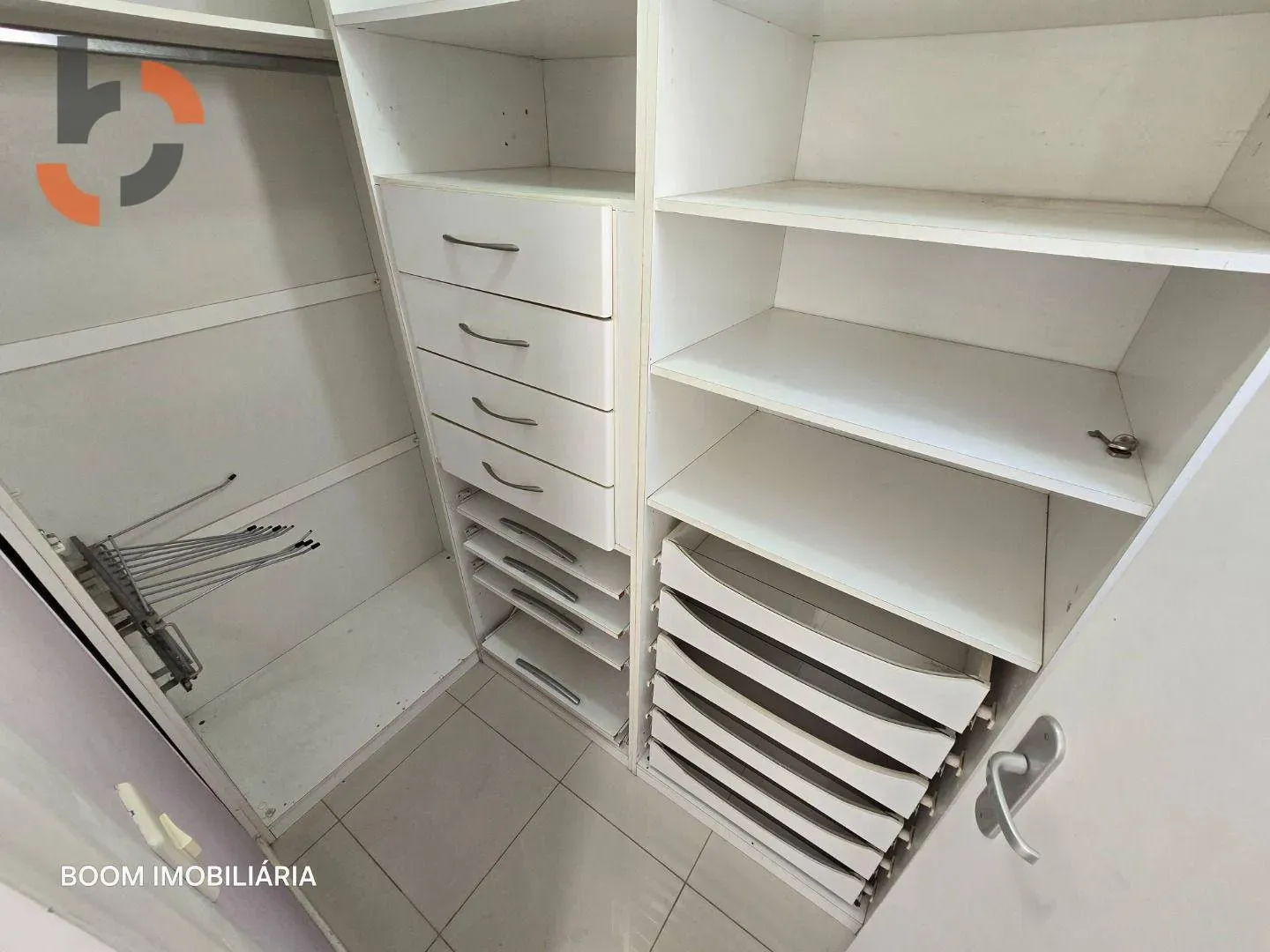 3-bedroom apartment with a closed gas kitchen — photo 32