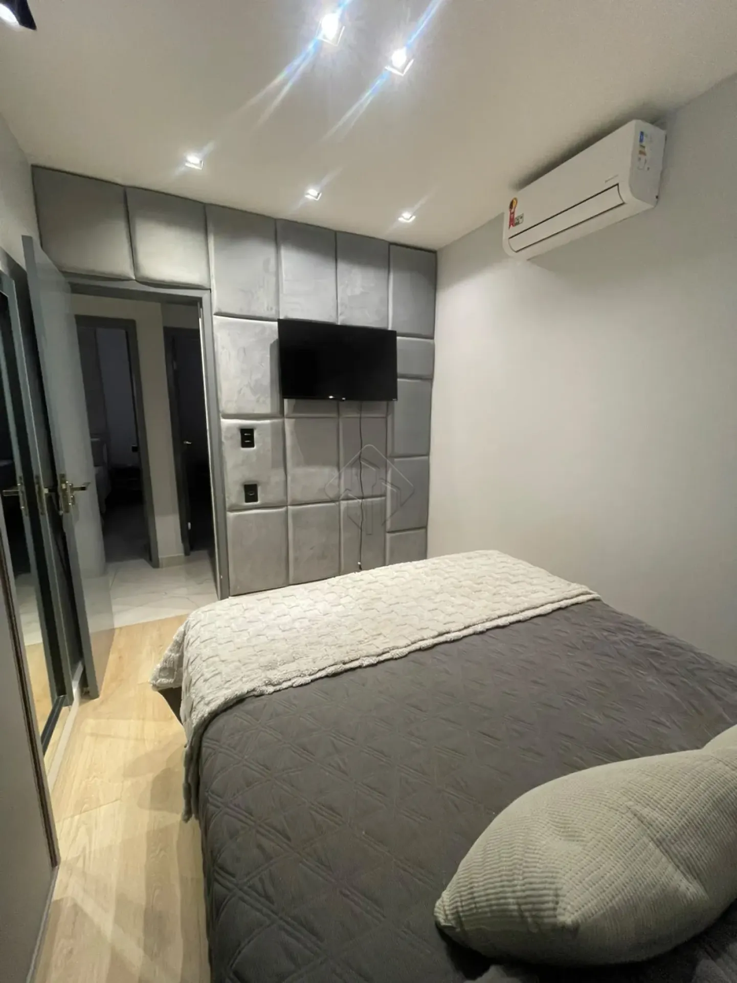 Furnished apartment, 123 m², with floor-to-ceiling windows — photo 6