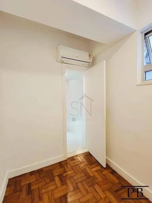 Home office in a 4-bedroom apartment, 316 m² — photo 16