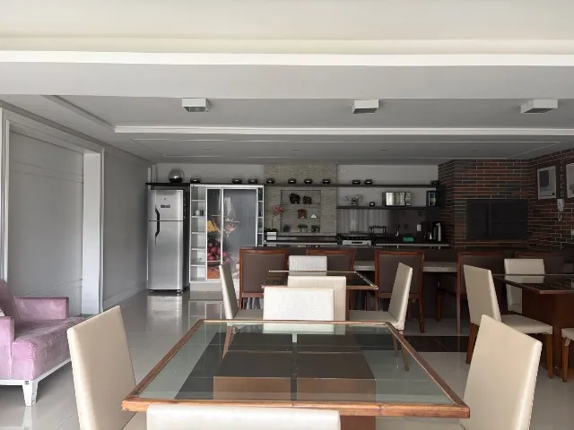 2-bedroom apartment in a building with a gym — photo 18