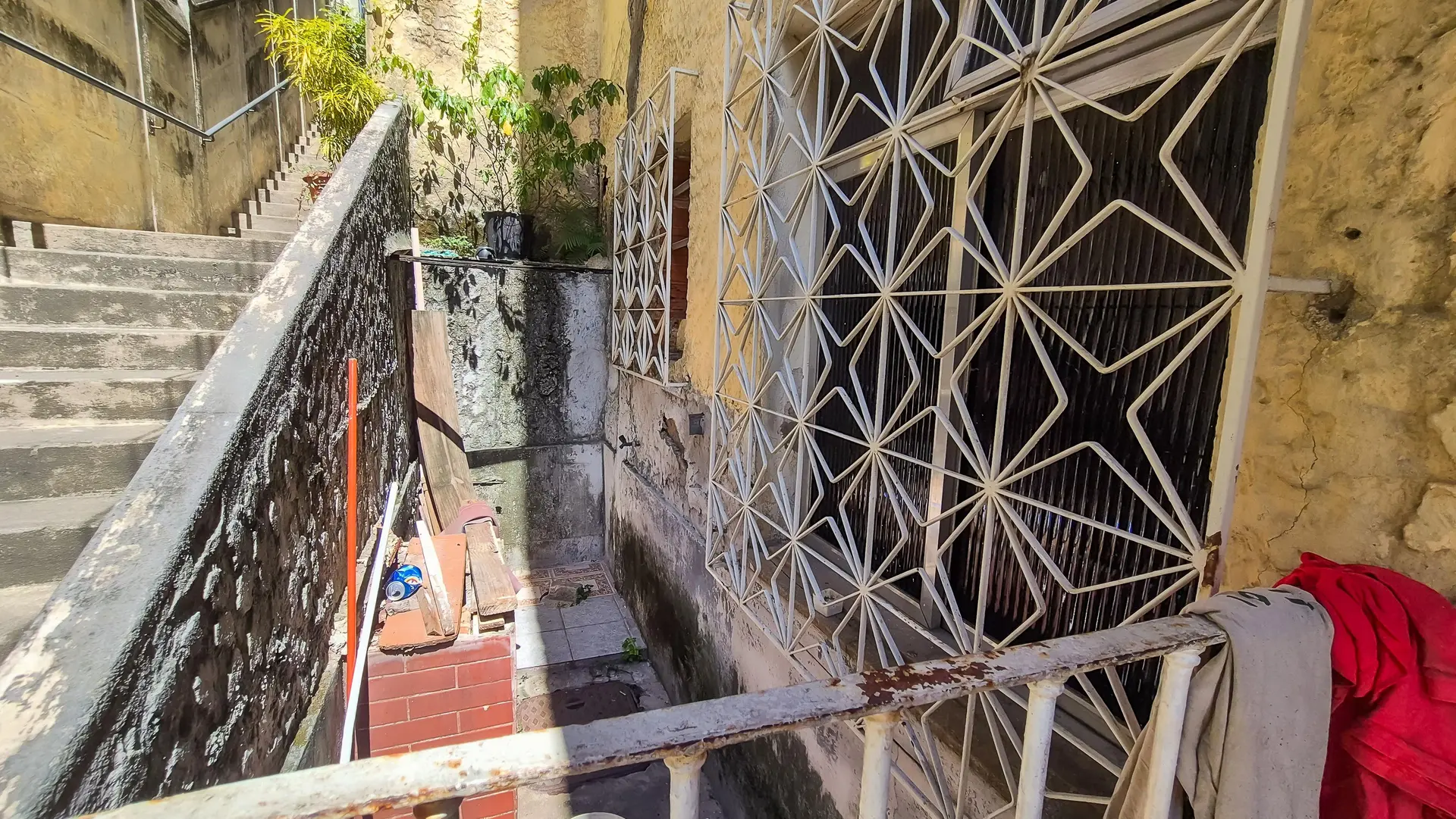 Невмебльована квартира з 2 спальнями та компактною кухнею — photo 4