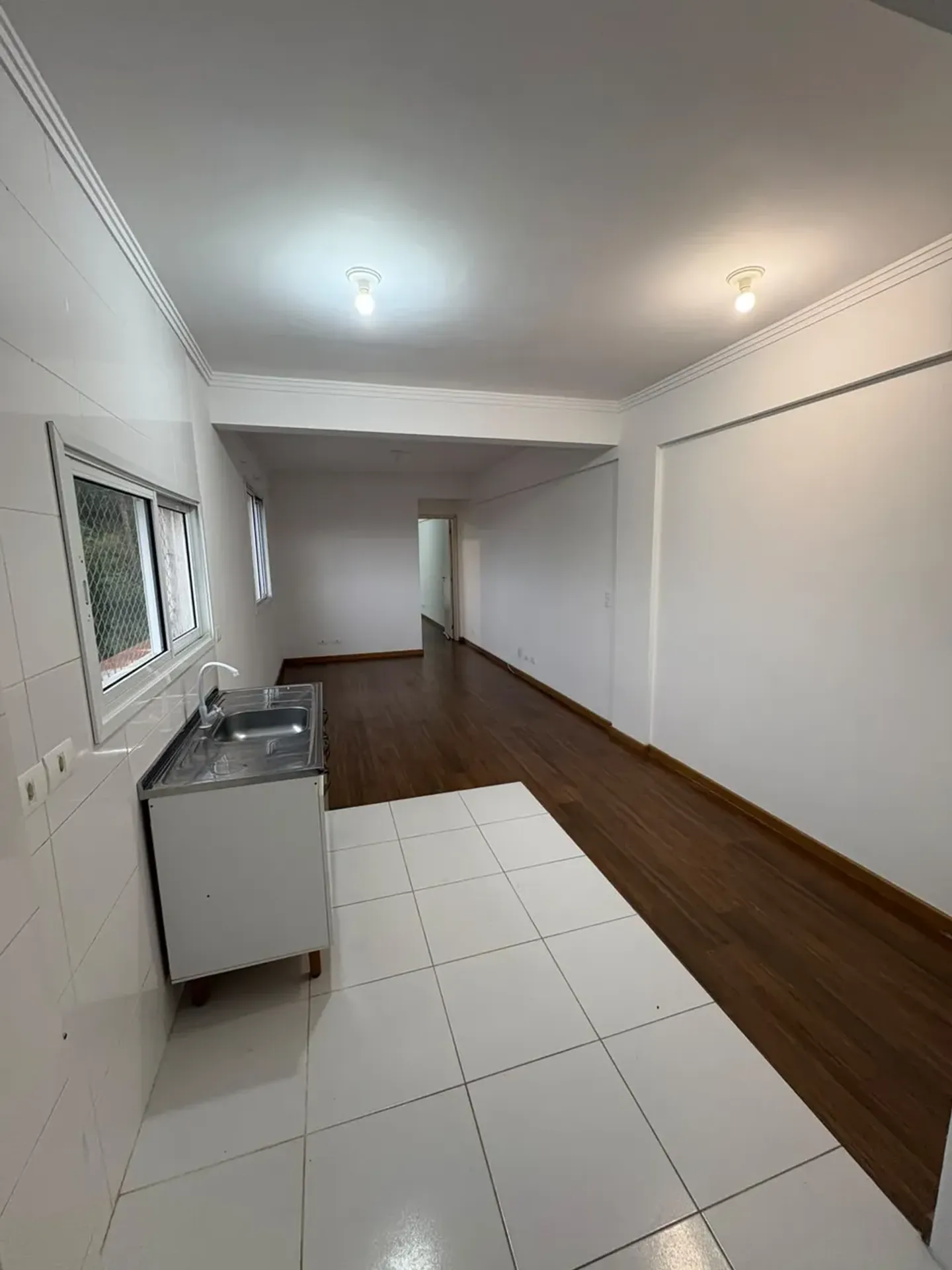 Apartment on the 3rd floor with wood or laminate floors — photo 8