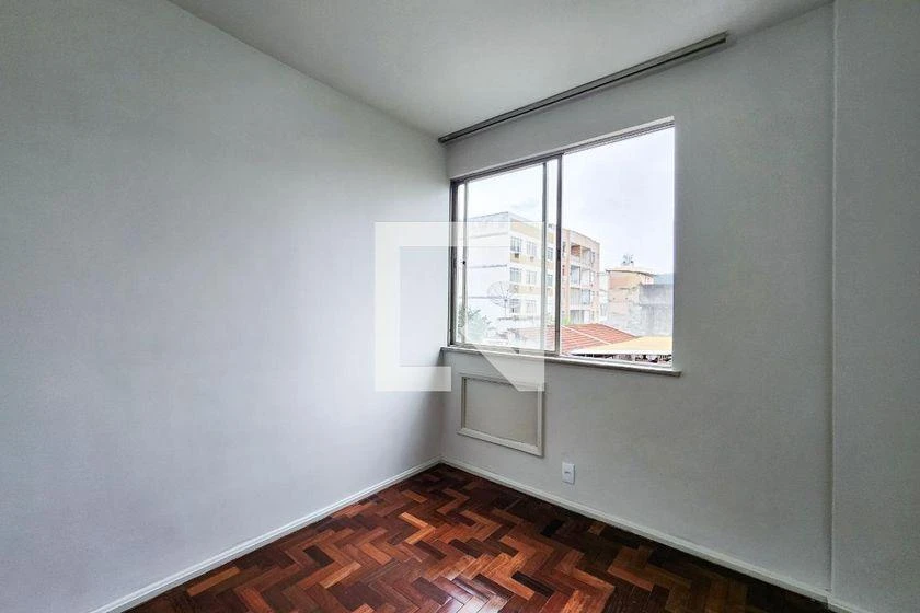 2-bedroom apartment in a building with a pool — photo 29