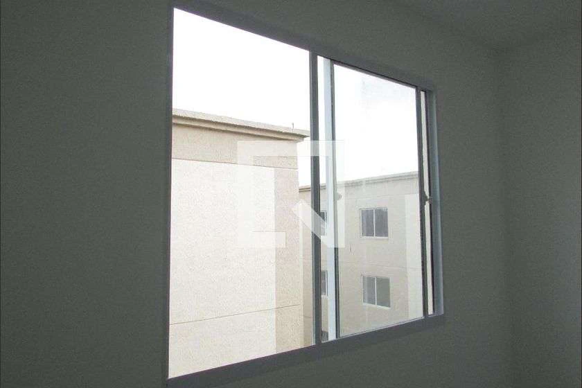 2-bedroom apartment with a balcony and 42 m²