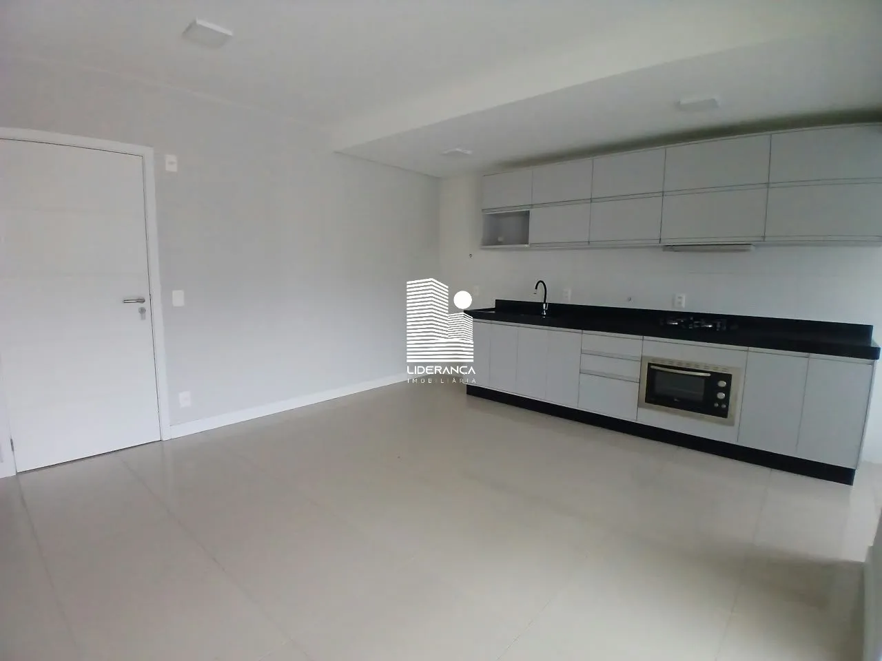 Mountain view in a 2-bedroom apartment, 79 m² — photo 7