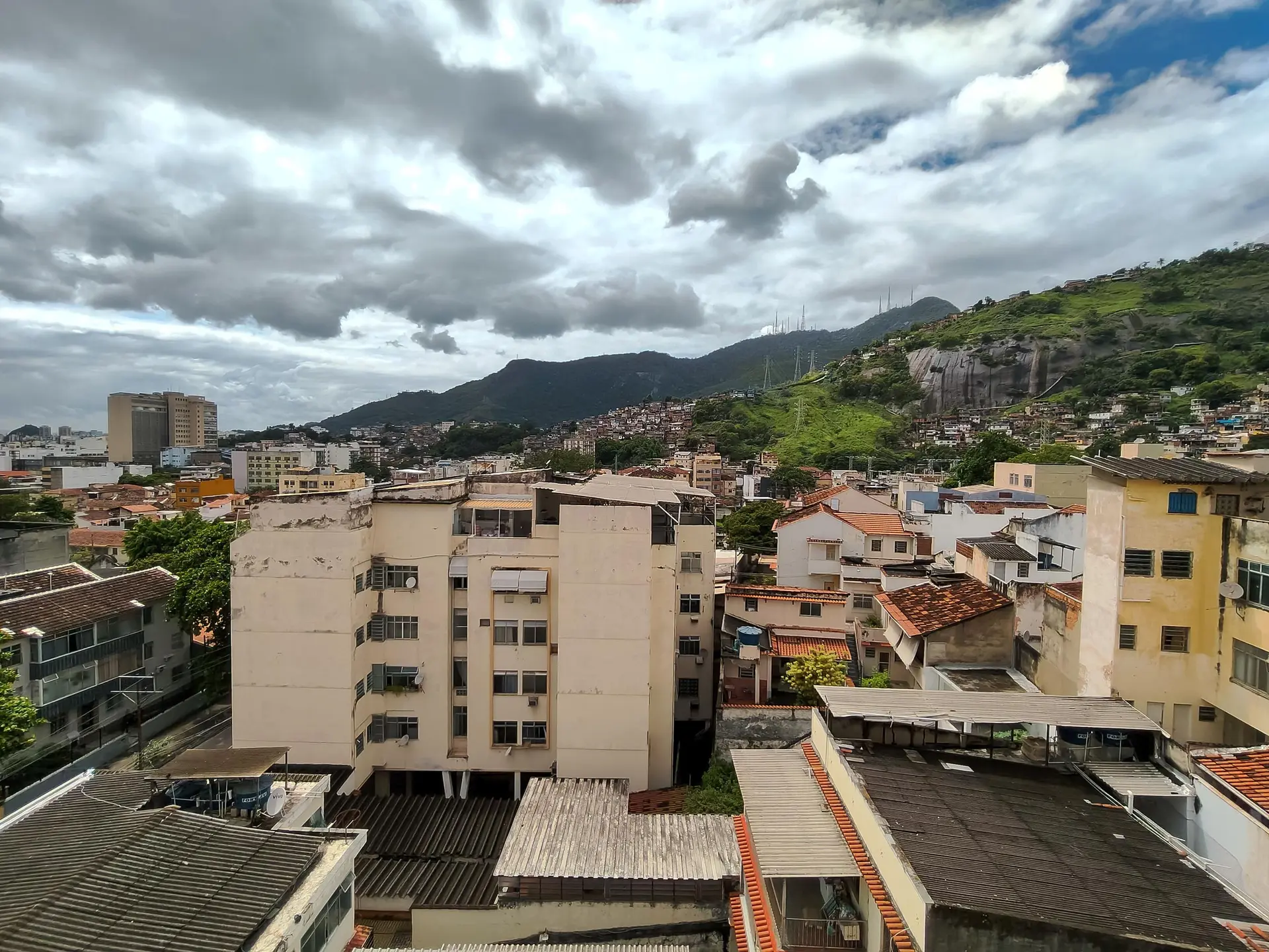 Mountain view in a 3-bedroom apartment, 200 m² — photo 68