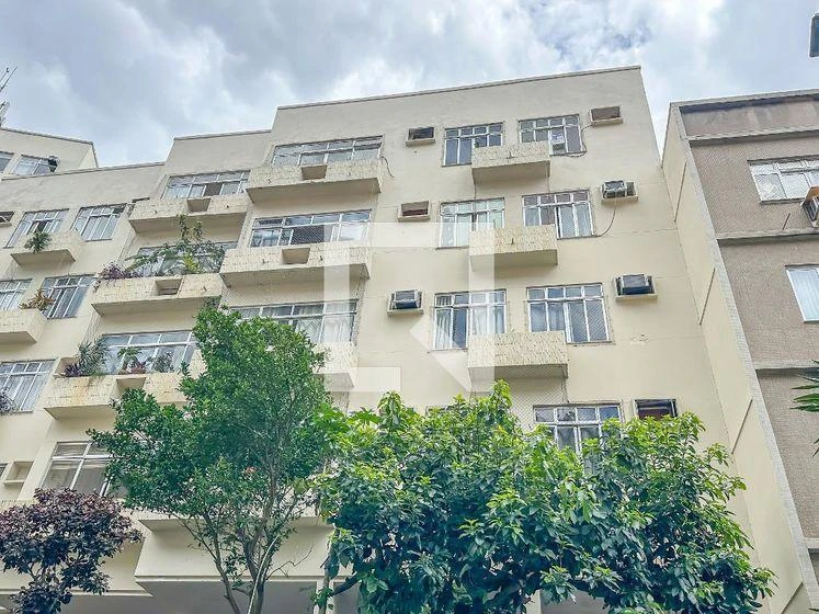 2-bedroom apartment with a mountain view — photo 49