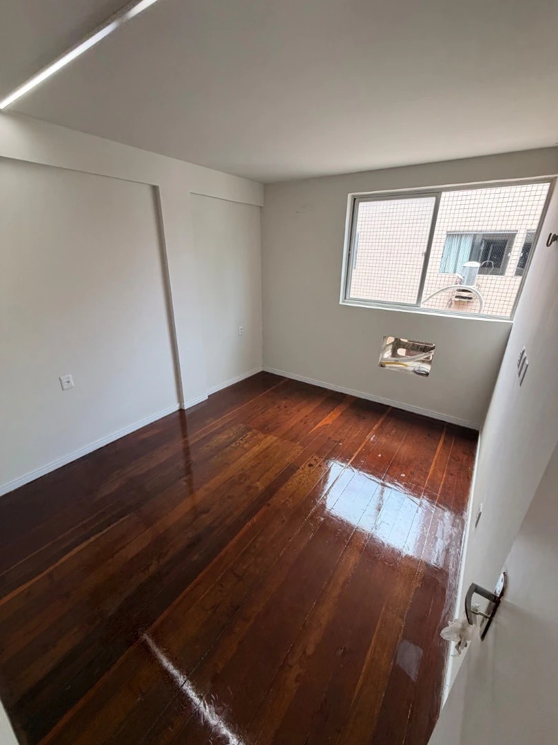 3-bedroom apartment with a washing machine — photo 14