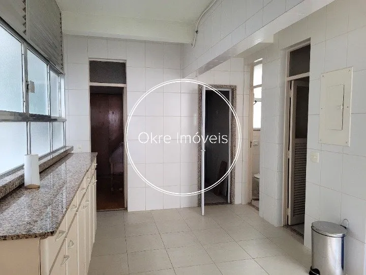 Apartment with 4 bedrooms and built-in wardrobes — photo 21