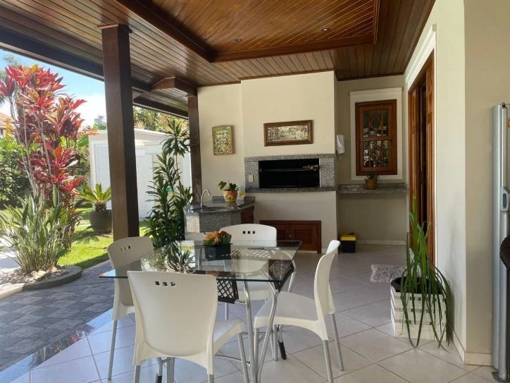 Casa de 5 dormitorios con balcón gourmet — photo 18