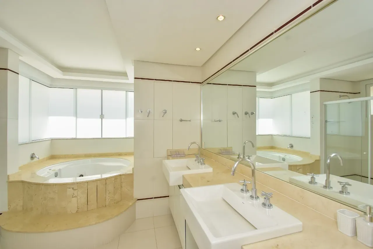 Casa mobiliada com 4 suítes e piscina aberta — photo 95