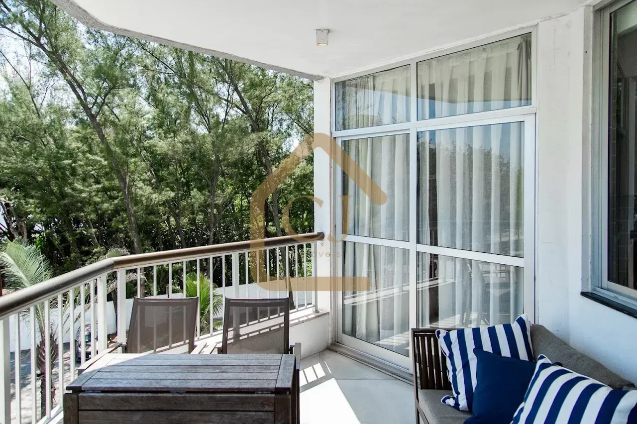 1-bedroom, 1-bath apartment with a balcony — photo 9