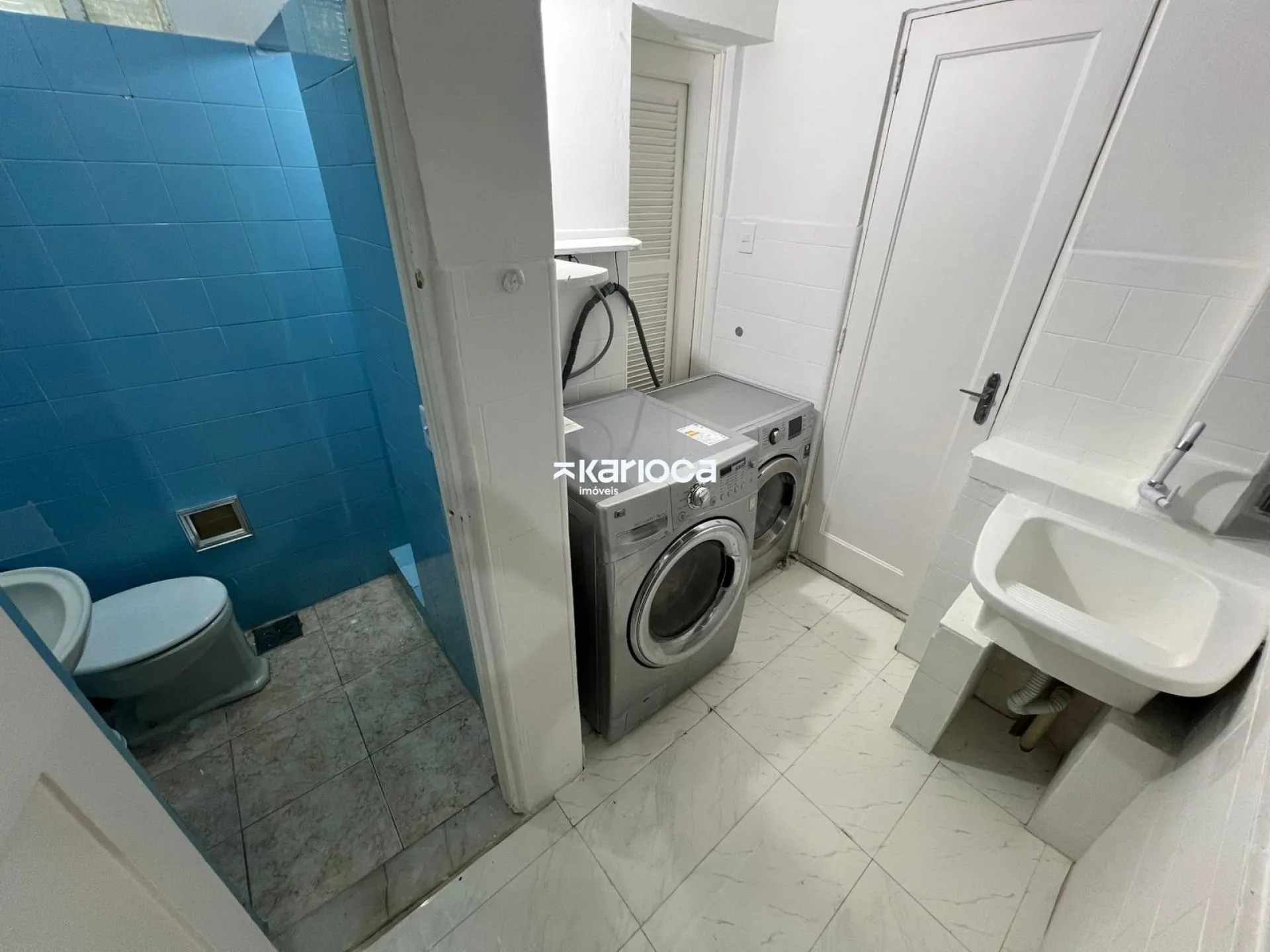 Furnished 4-bedroom apartment with 4 bathrooms — photo 31