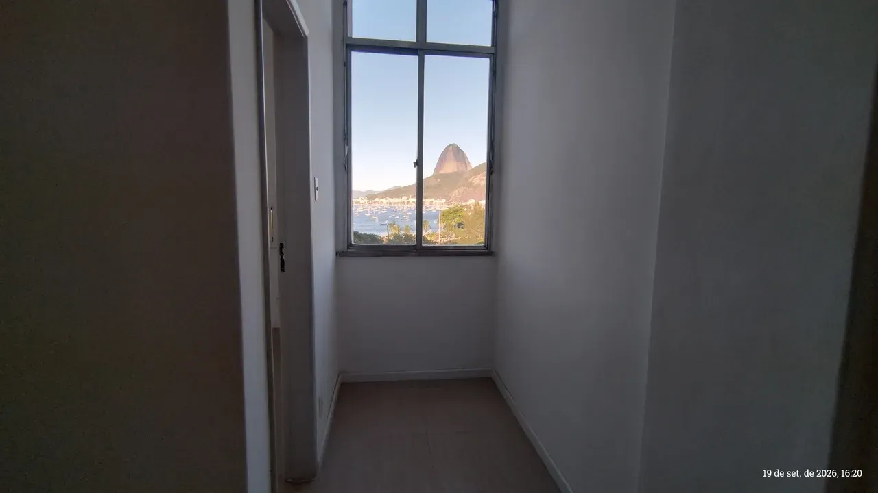 One-bedroom apartment with a water view in Rio de Janeiro — photo 16