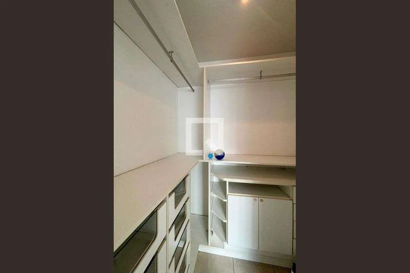 111 m² rental apartment with 3 bedrooms and 2 parking spots — photo 9