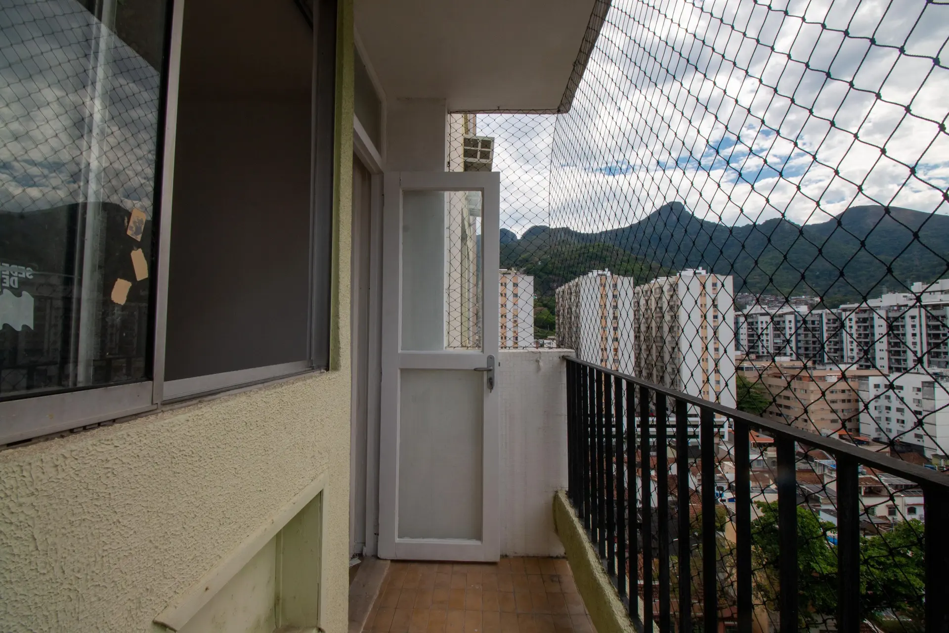 68 m² apartment with a washing machine and a mountain view — photo 8