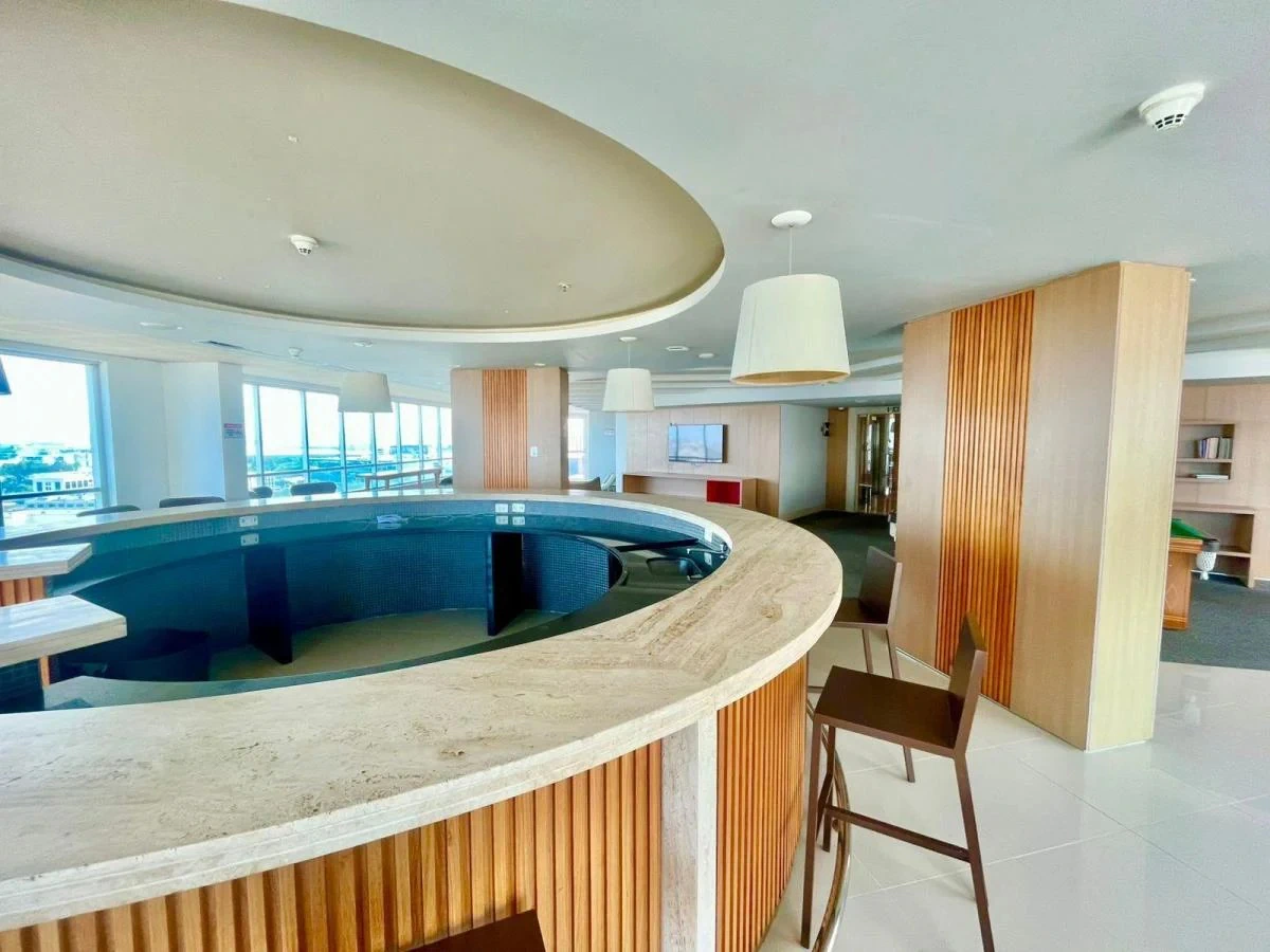 1-bedroom apartment with suite, balcony and 2 baths — photo 19