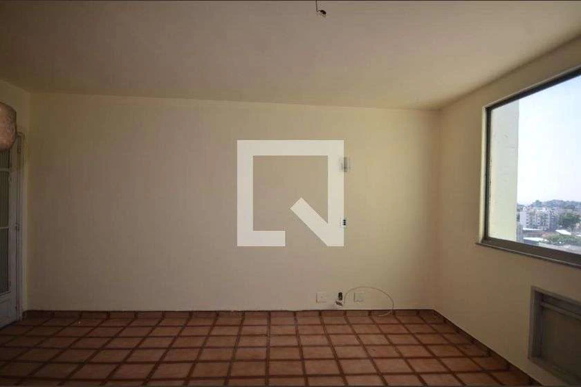 Apartamento com 2 quartos e box de vidro no banheiro — photo 20