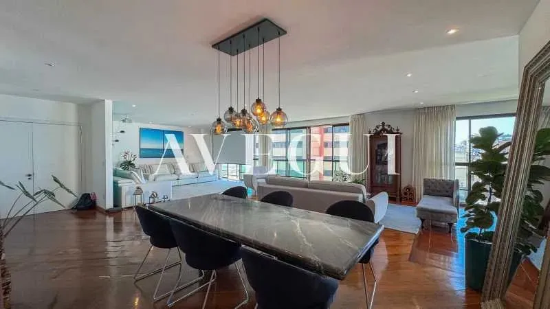 250 m² apartment with 4 bedrooms and 3 parking spots — photo 12