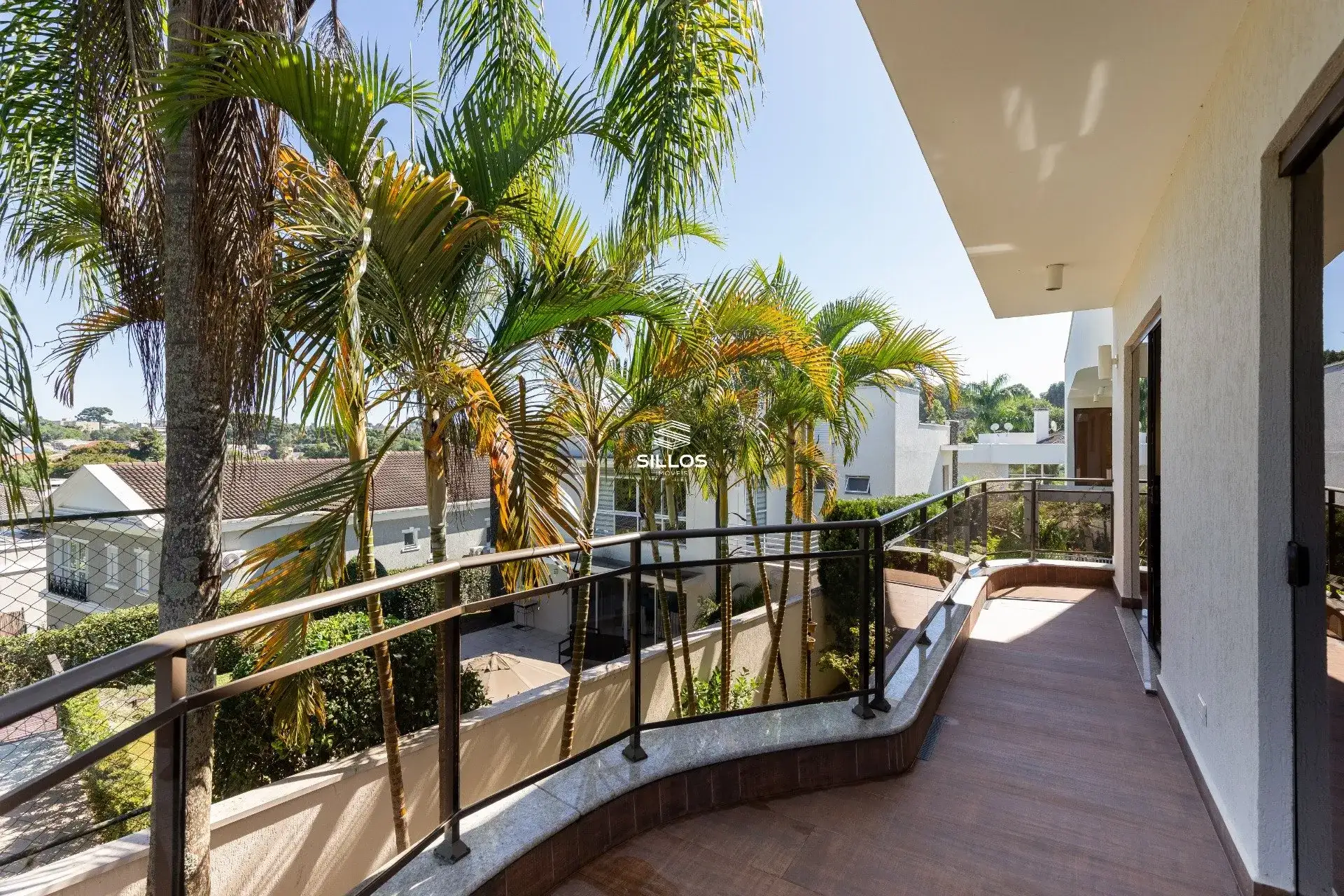 House with 4 bedrooms, 8 parking spaces in a condo — photo 47