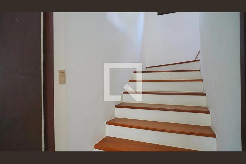 House, 735 m², with floor-to-ceiling windows — photo 45