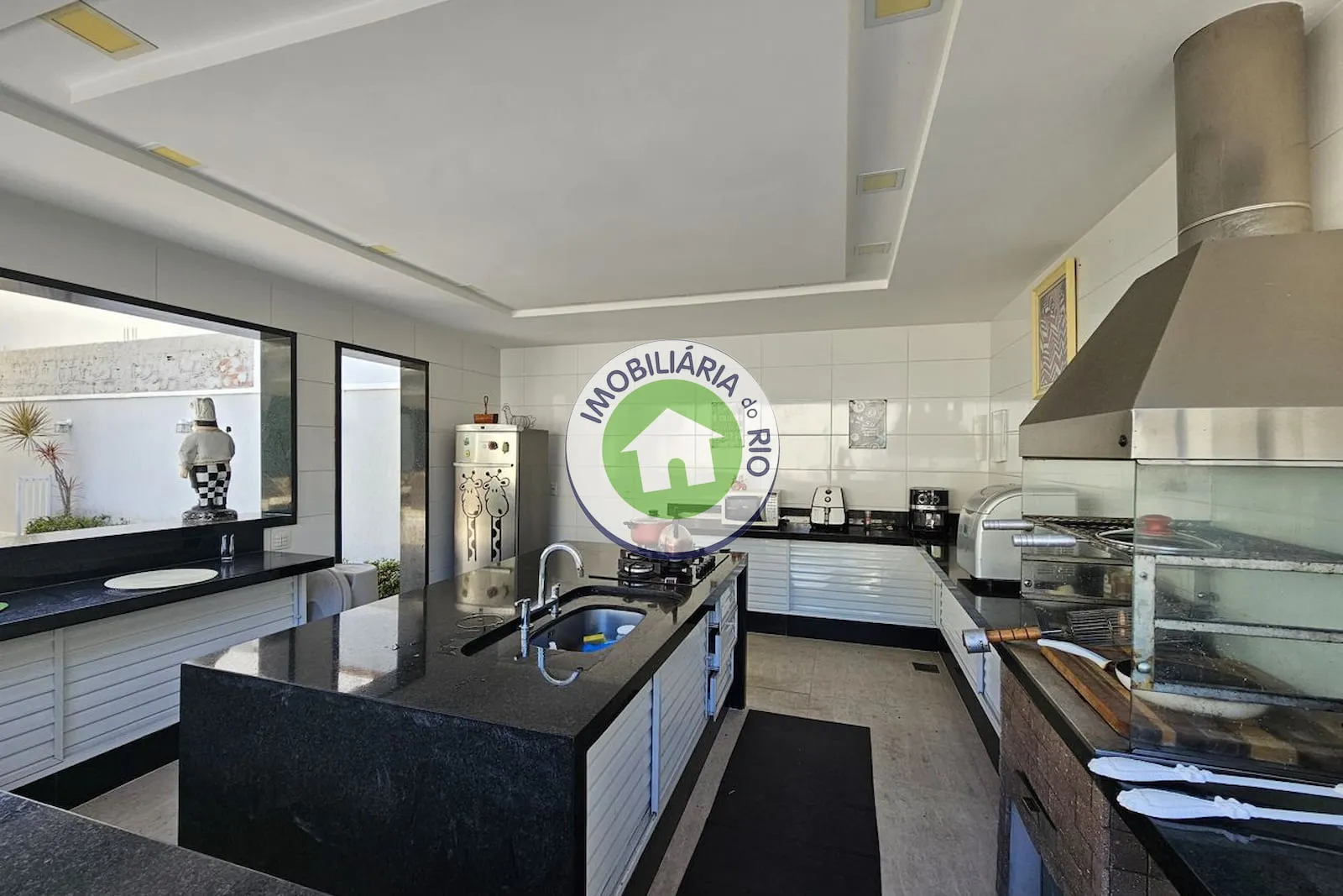 Casa com 5 quartos e 5 banheiros, cozinha fechada — photo 35