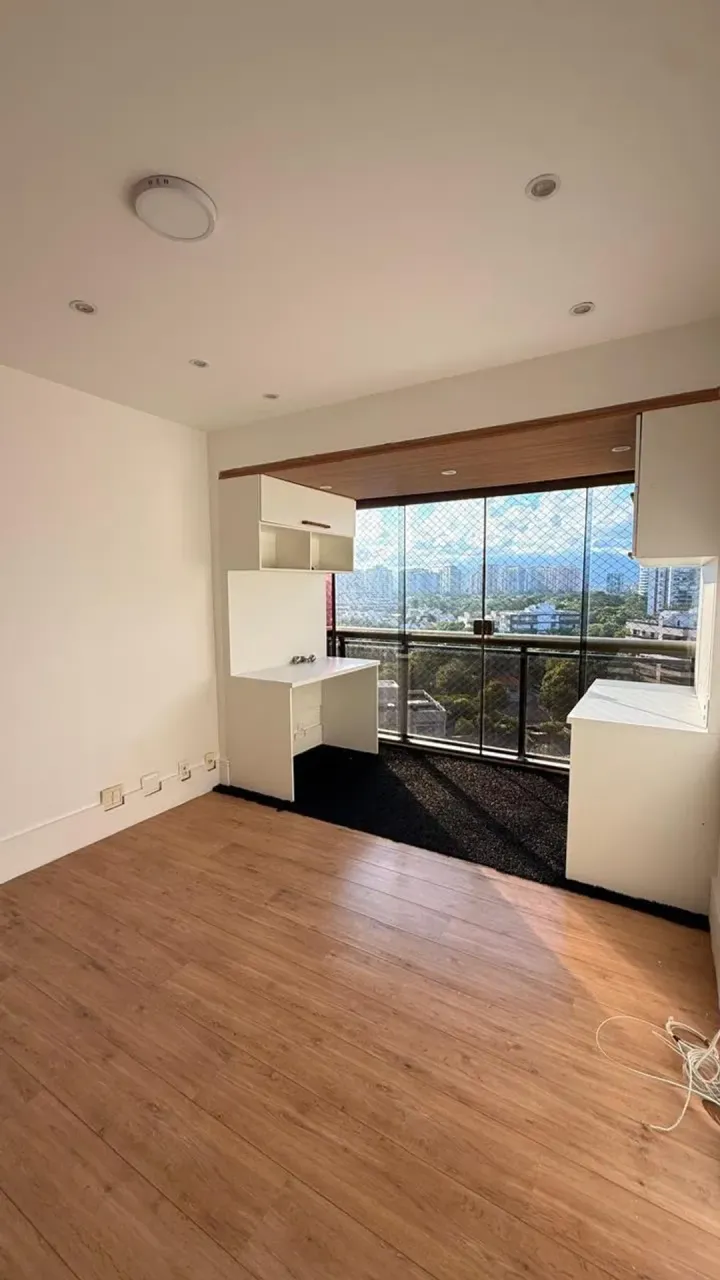 Apartment with 3 suites and a closed kitchen — photo 9