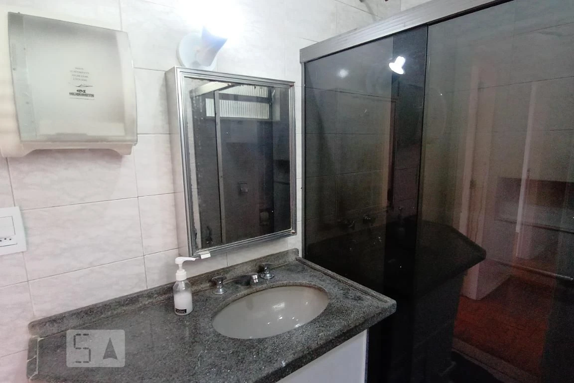 Wood or laminate floors in a 2-bedroom apartment, 55 m² — photo 17