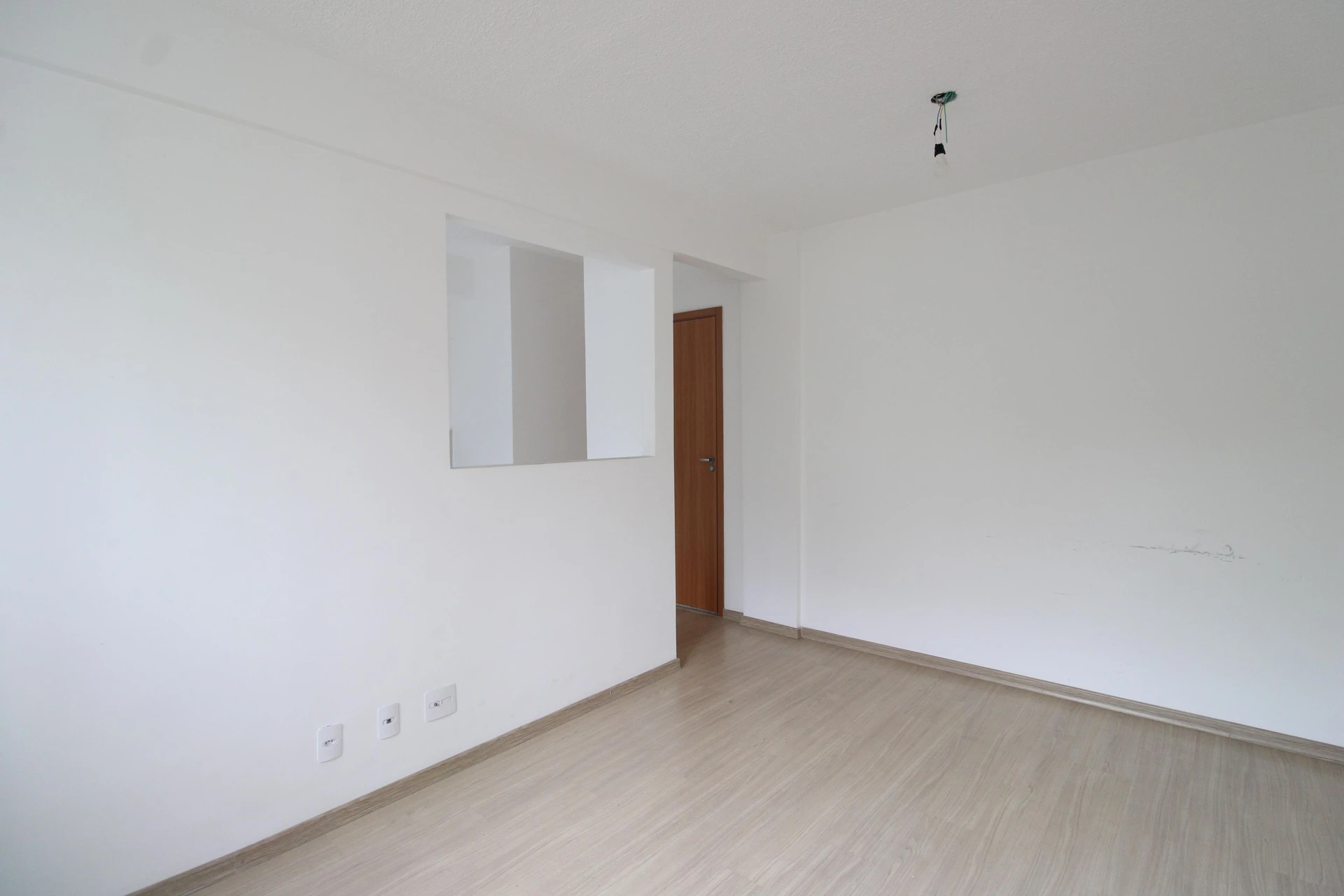 Apartamento de 2 quartos em condomínio com piscina — photo 2