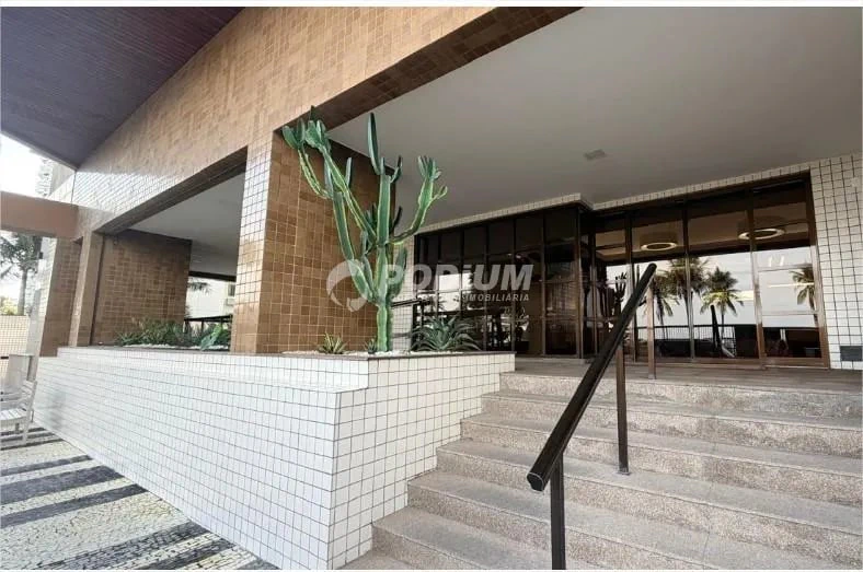 Квартира 140 м² с застеклённым балконом и видом на воду — photo 15