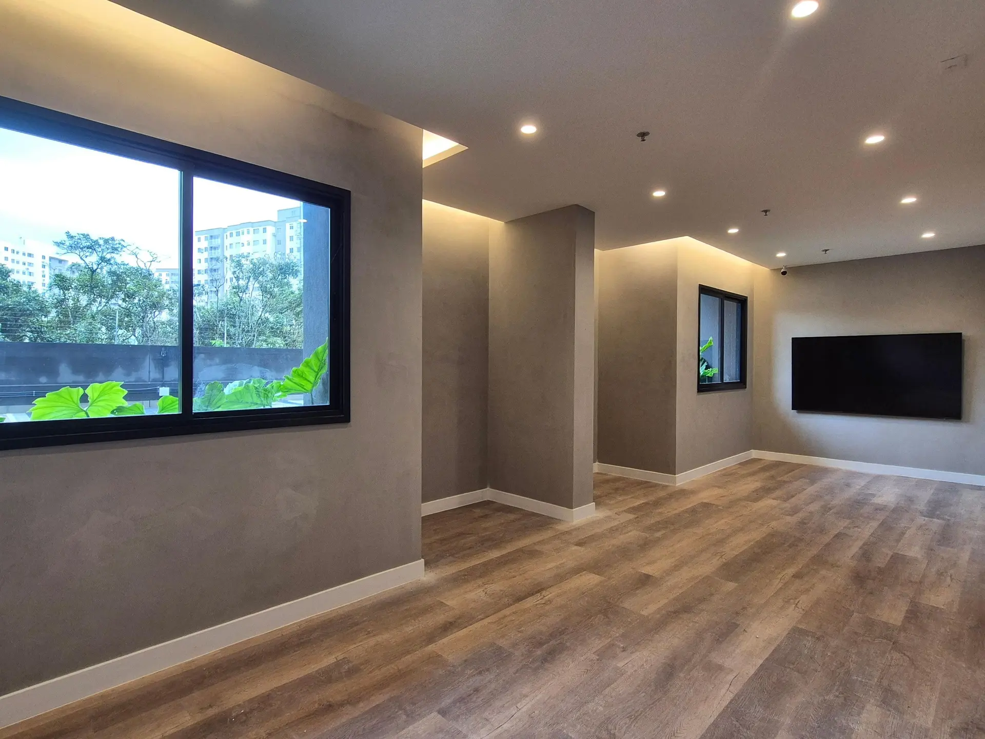 3-bedroom apartment with a mountain view — photo 47