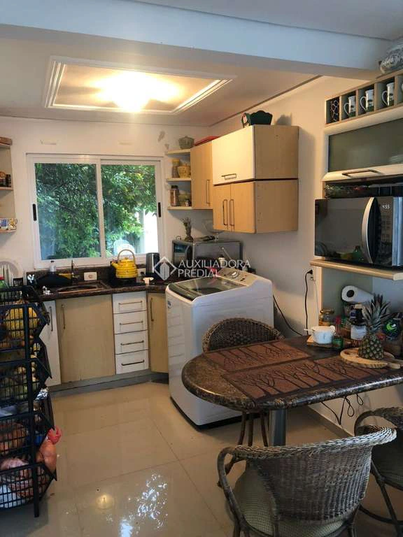 Casa com jardim privativo e 4 quartos — photo 3
