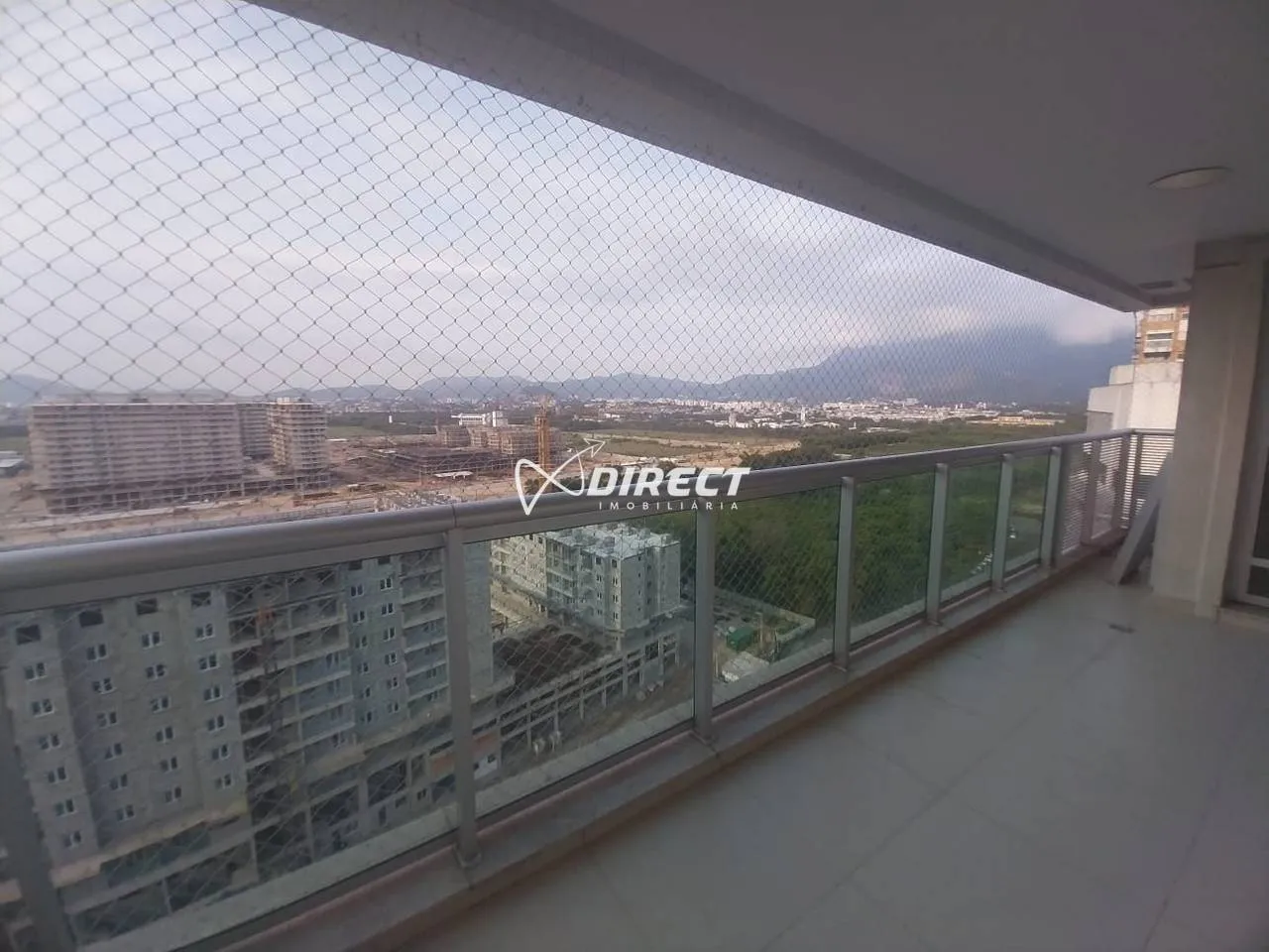 Apartamento no 14º andar com janelas do piso ao teto — photo 19