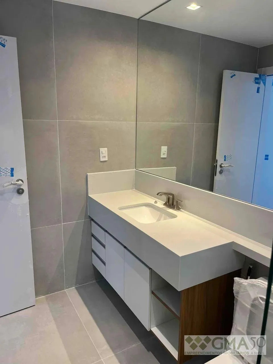 Unfurnished house with open-plan kitchen and 3 parking spots — photo 16