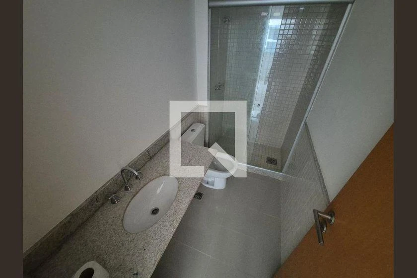 3-bedroom apartment in a building with a gym — photo 26