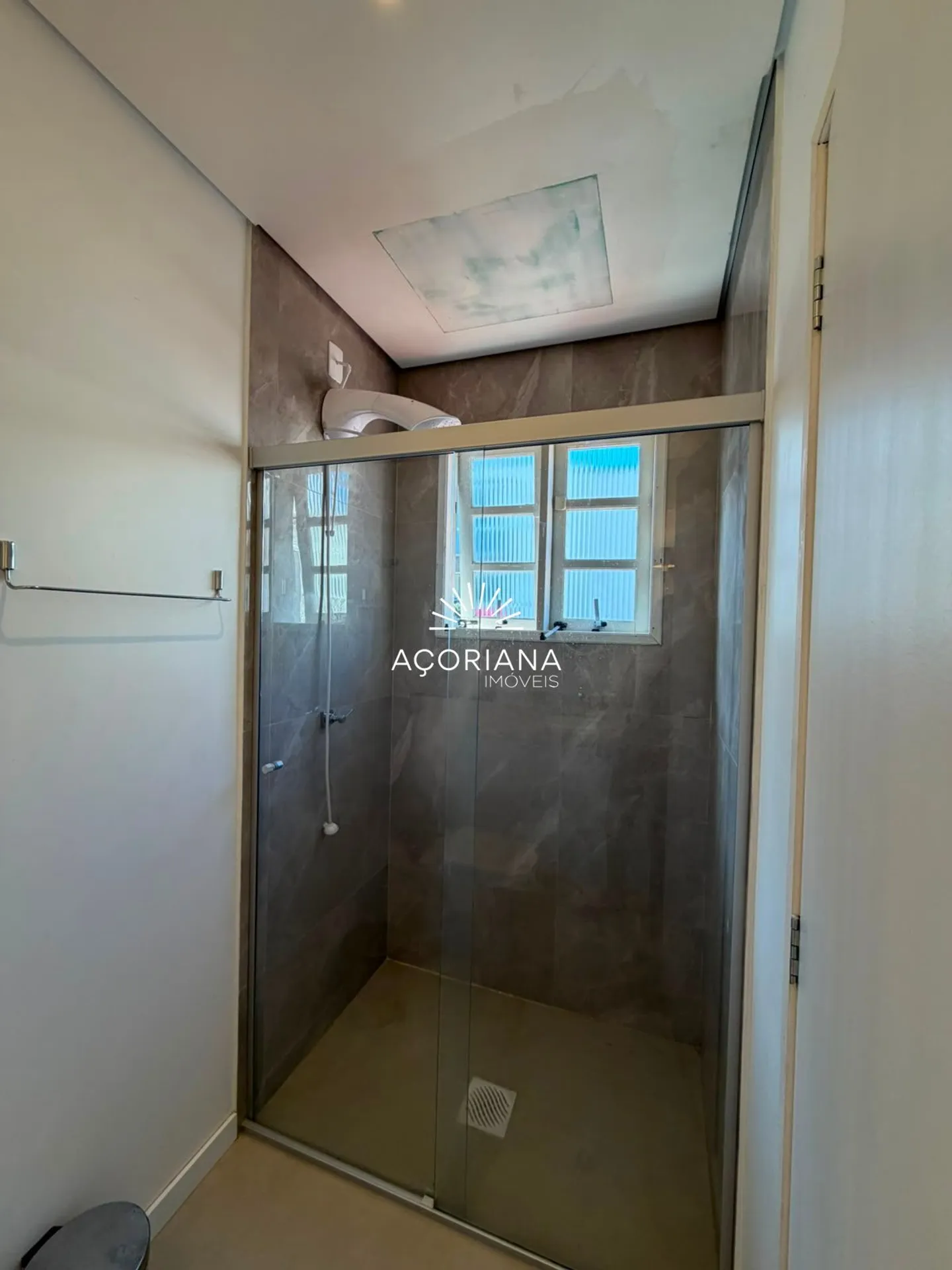 Furnished 600 m² house with 5 bedrooms and an integrated kitchen — photo 10