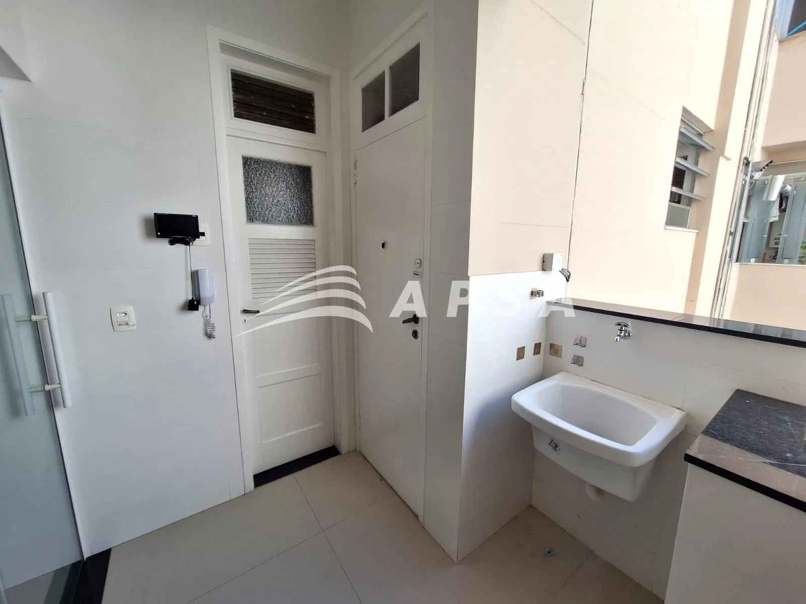 100 m² apartment with 3 bedrooms and an en-suite — photo 21