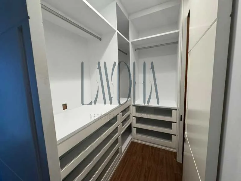 Apartment with 4 bedrooms and a separate kitchen — photo 7