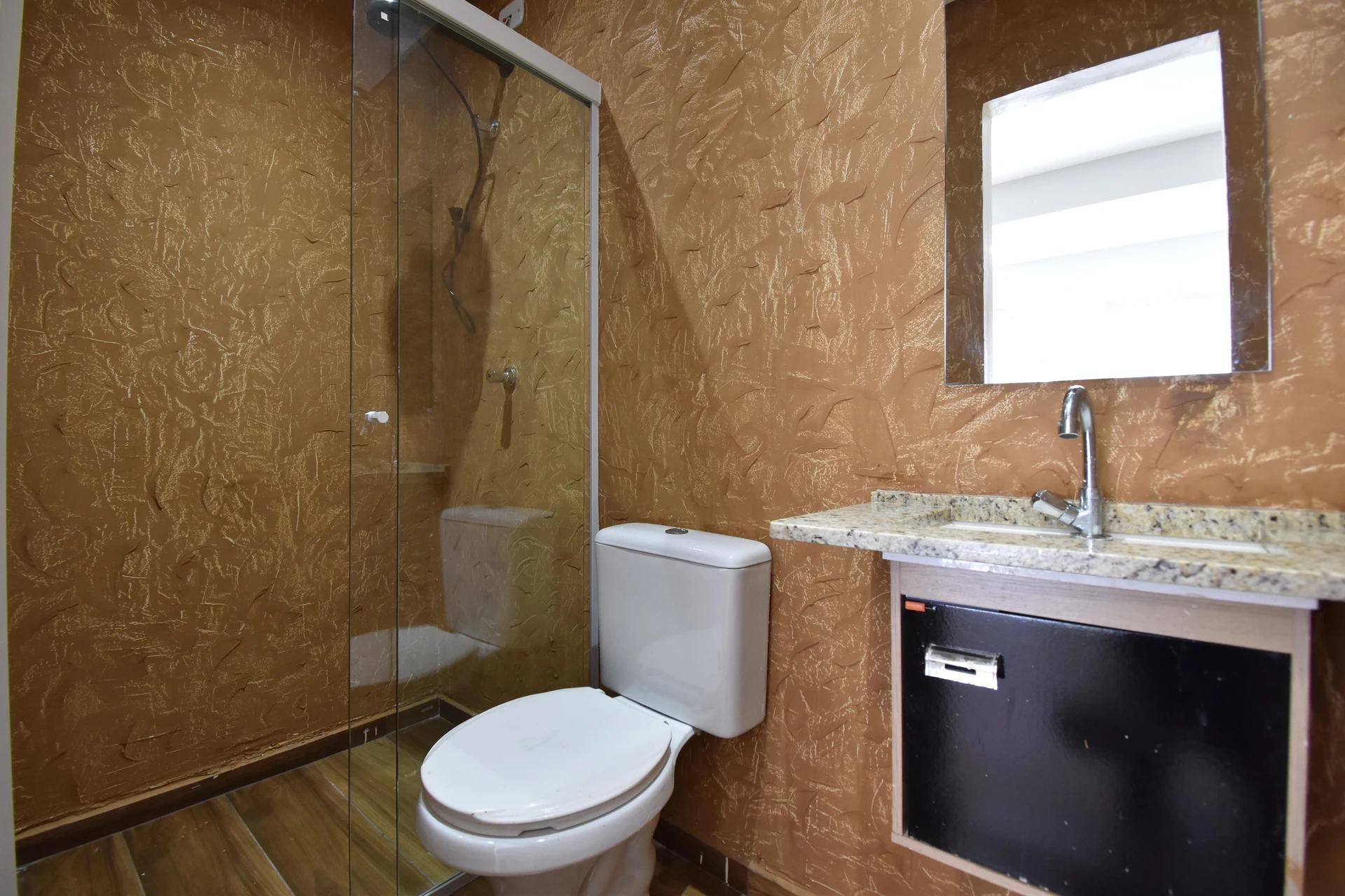 Studio, 38 m², with wood or laminate floors — photo 7