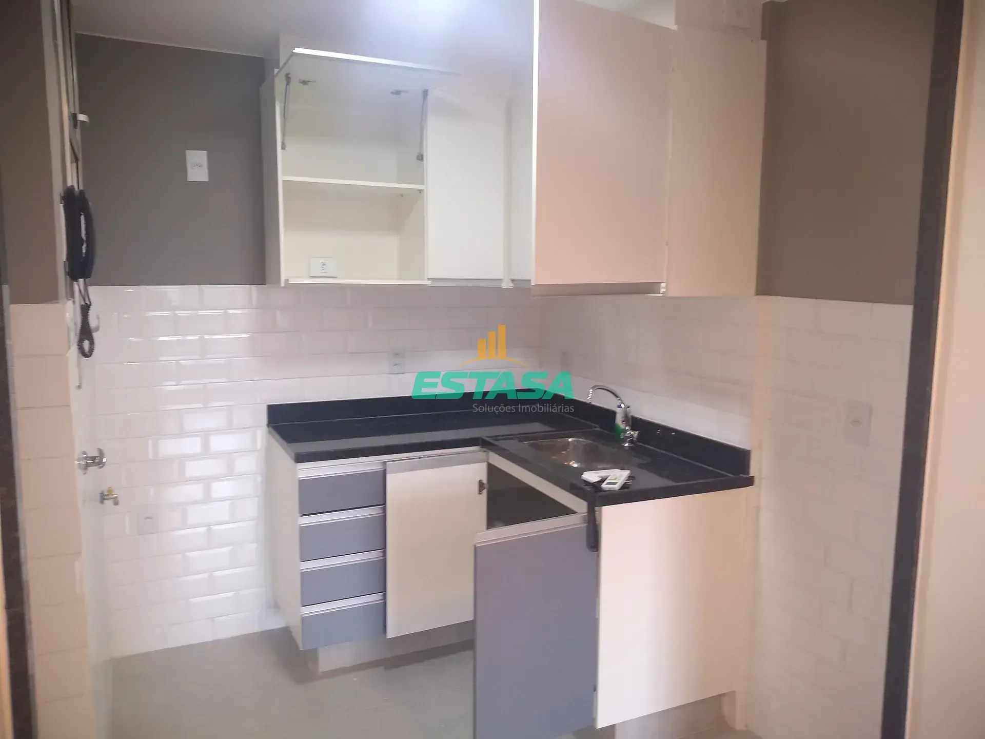 Kitnet com 1 quarto e 1 banheiro, sem vaga