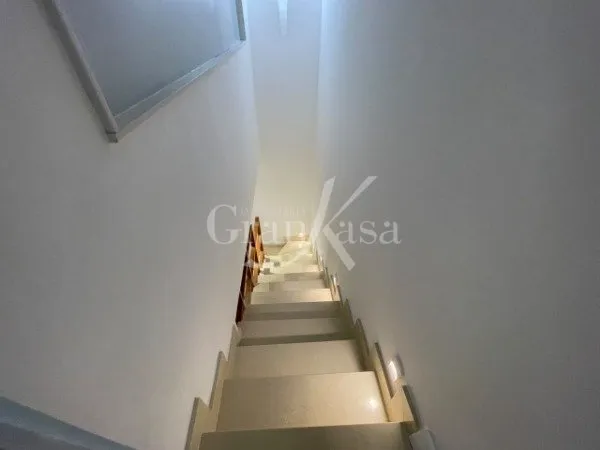 One-bedroom apartment in a building with a sauna — photo 19