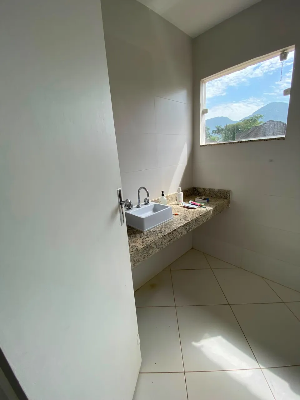 Casa amueblada con 3 dormitorios y cocina cerrada moderna — photo 7