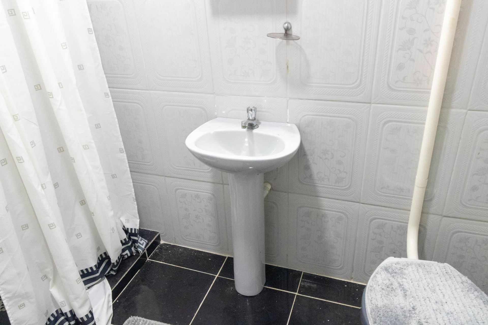 Casa amueblada con 6 dormitorios, 3 baños y jardín propio — photo 83