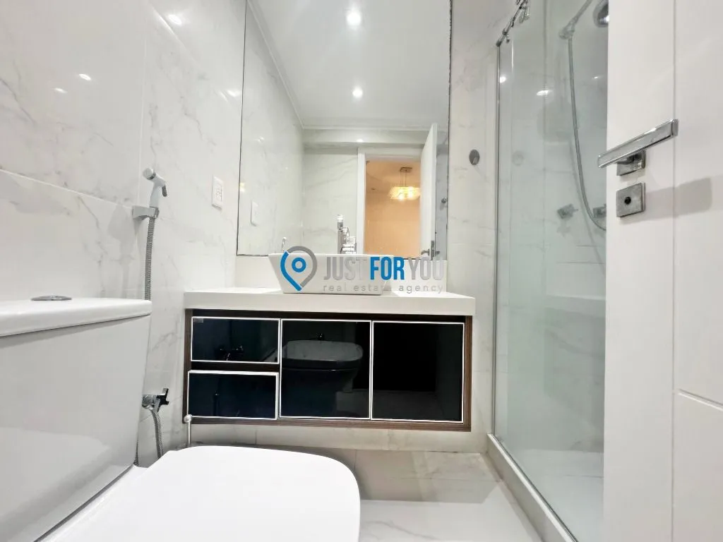 3-bedroom apartment with 5 bathrooms and 370 m² — photo 23