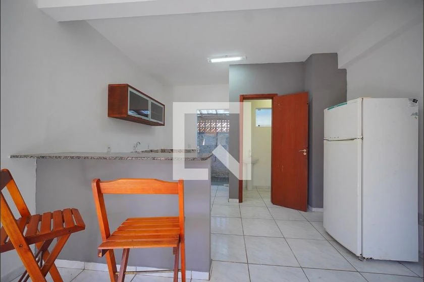 Casa para aluguel com 2 quartos e varanda — photo 4