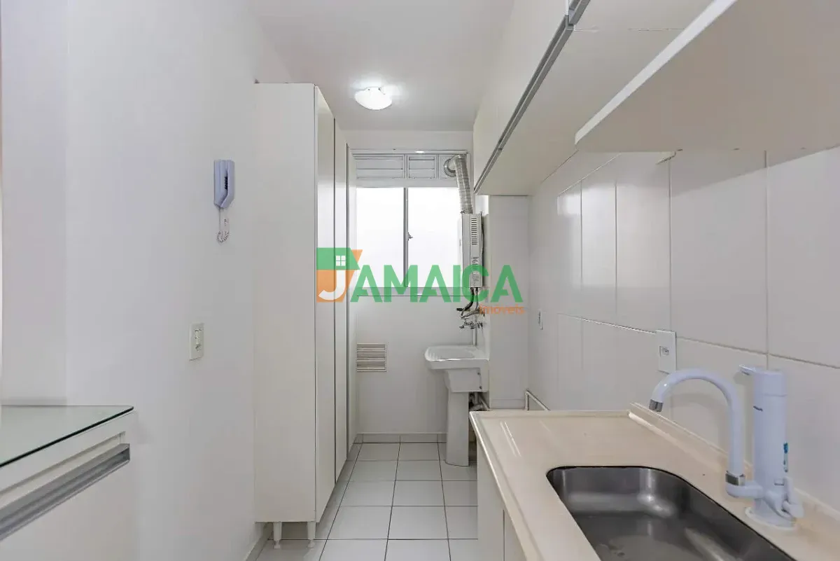 2-bedroom apartment in a building with a pool — photo 11