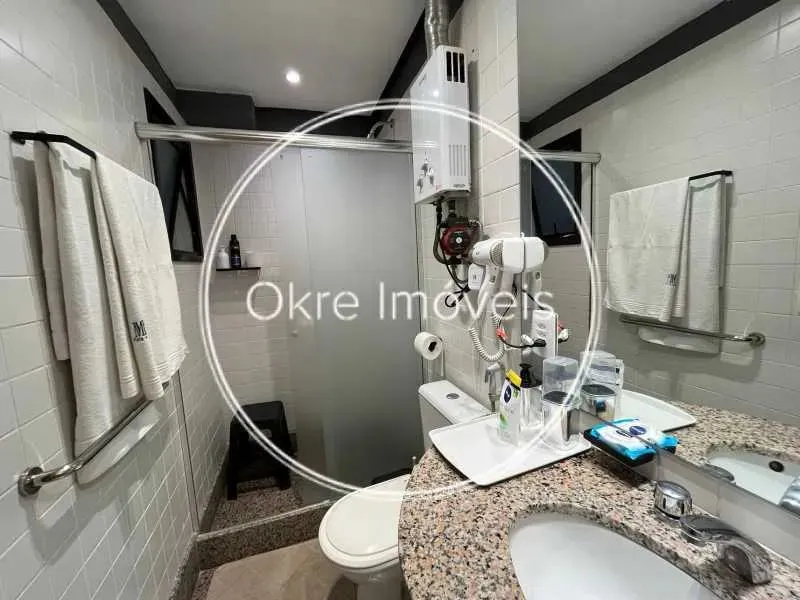 Furnished 1-bedroom flat with open-plan kitchen and parking — photo 10